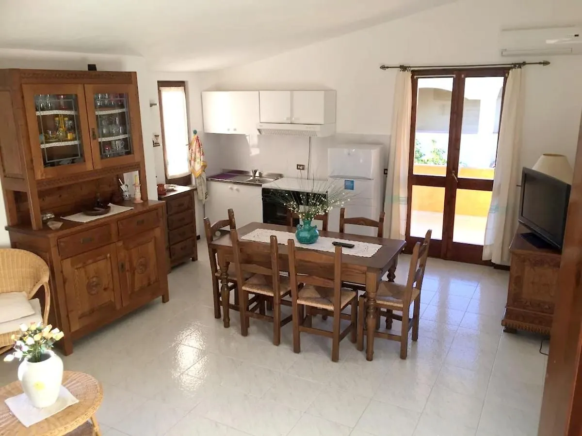 Suaredda City View Apartment: Beach Proximity & Furnished Balcony San Teodoro  Apartment