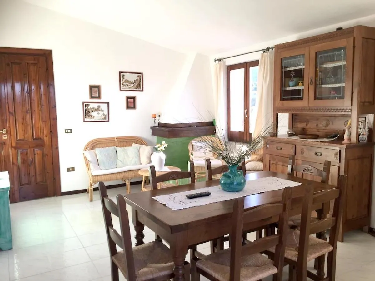 Apartment Suaredda City View Apartment: Beach Proximity & Furnished Balcony San Teodoro