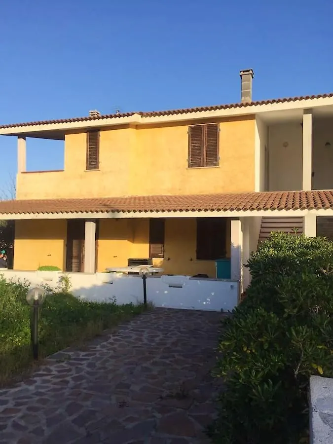 Suaredda City View Apartment: Beach Proximity & Furnished Balcony San Teodoro